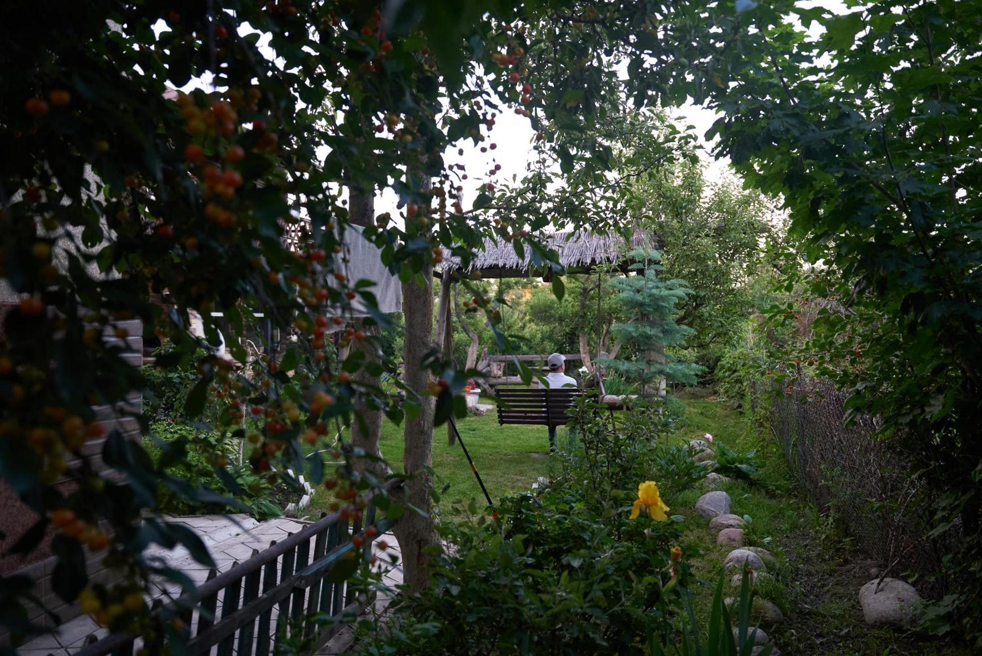 Argo Guest House Karakol Exterior photo