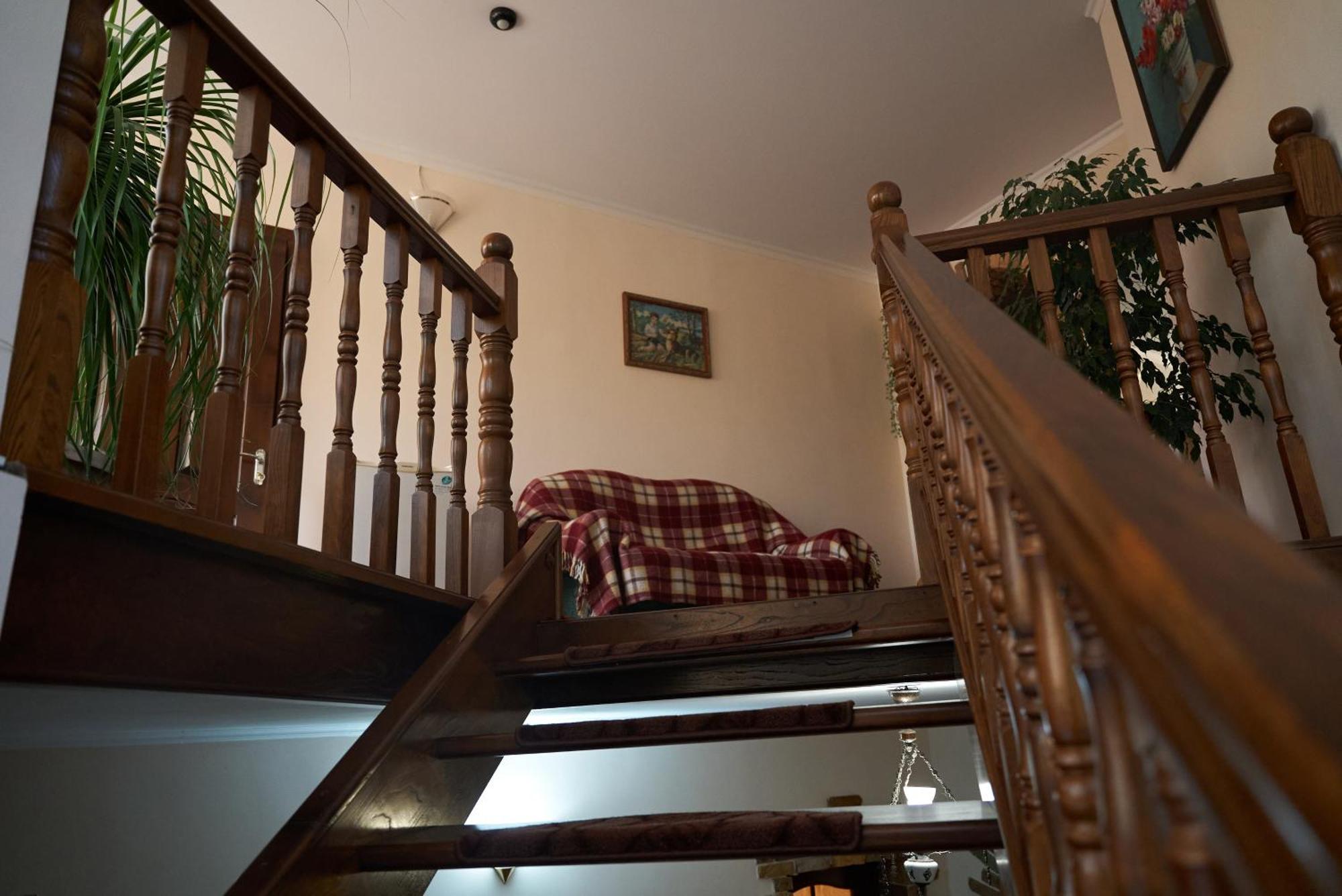 Argo Guest House Karakol Exterior photo