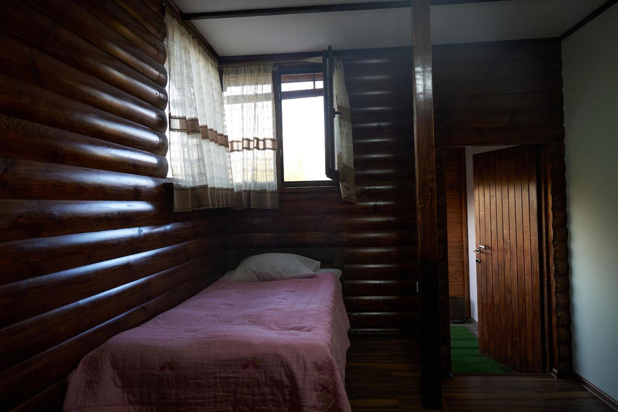 Argo Guest House Karakol Exterior photo