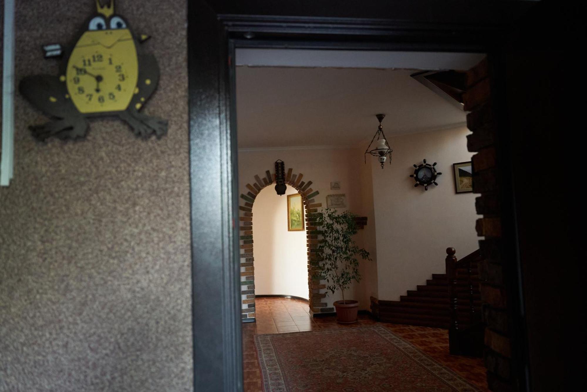 Argo Guest House Karakol Exterior photo