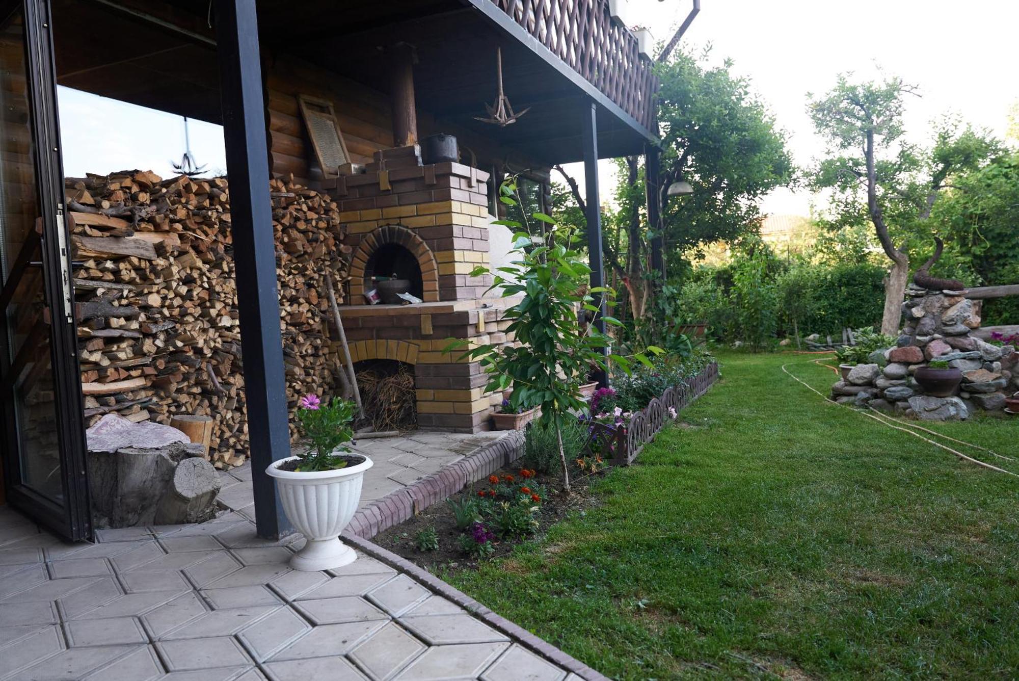 Argo Guest House Karakol Exterior photo